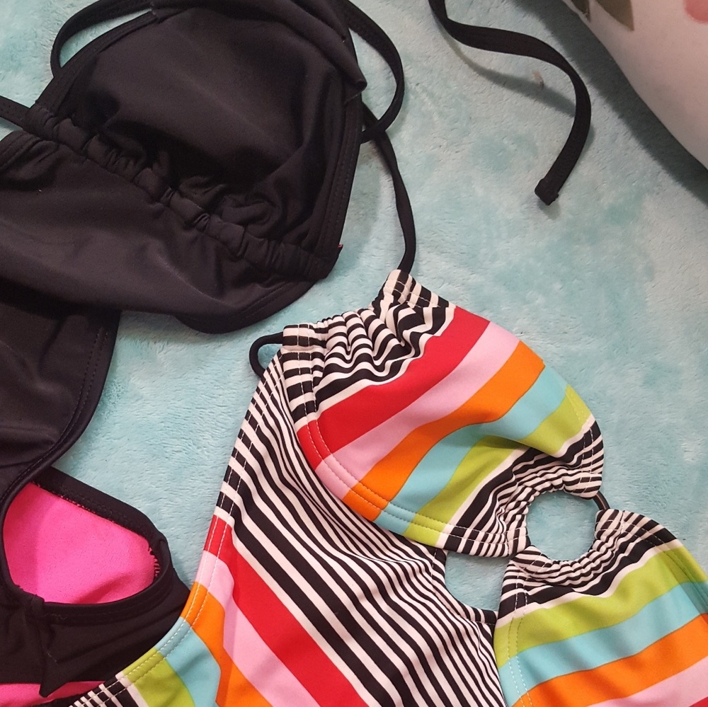 Swimsuits - Picture 2 of 3